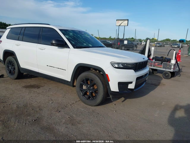 Salvage Jeep Grand Cherokee Image
