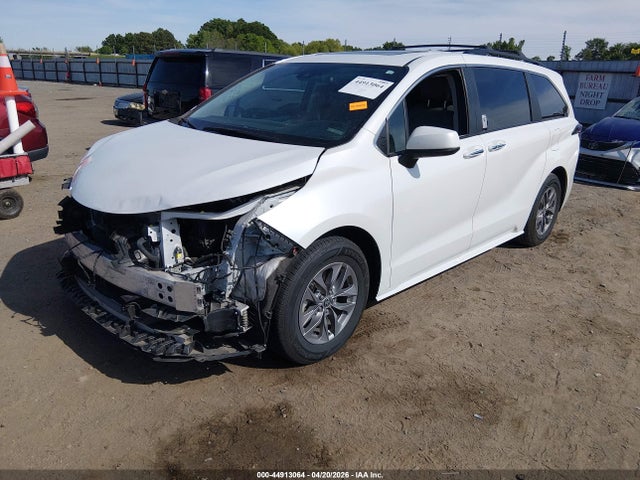 Toyota Sienna Xle