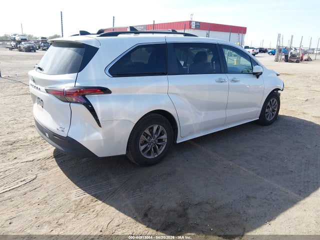 Toyota Sienna Xle