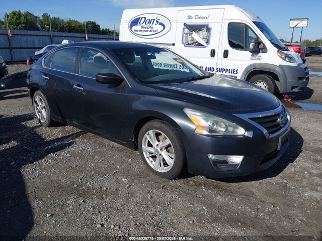 Salvage Nissan Altima Image