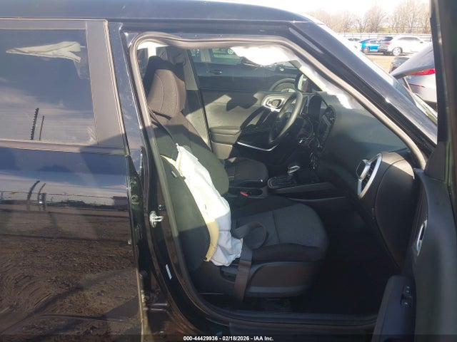 Kia Soul Lx