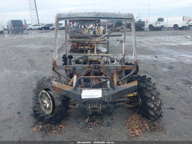 Can-Am Defender Hd8