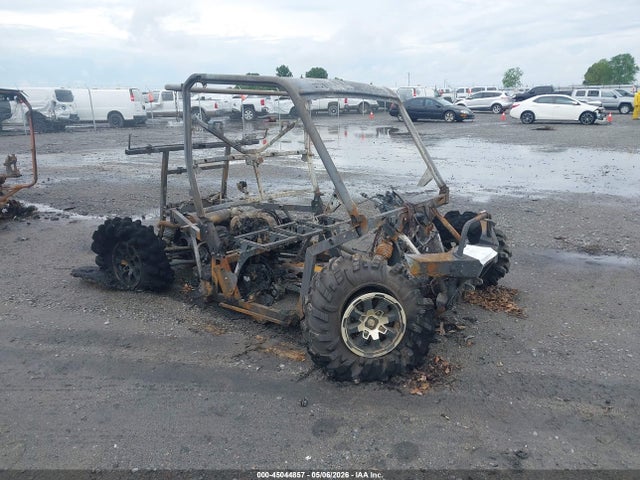 Salvage Can-Am Defender Image