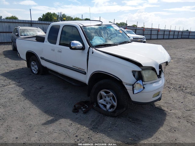Salvage Toyota Tundra Image