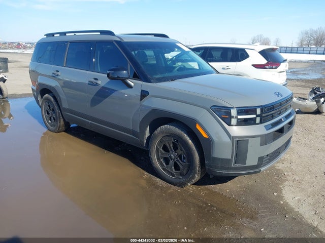 Salvage Hyundai SANTA FE Image