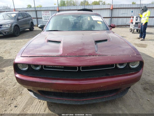 Dodge Challenger Sxt