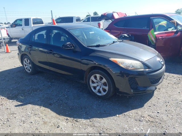 Salvage Mazda Mazda3 Image