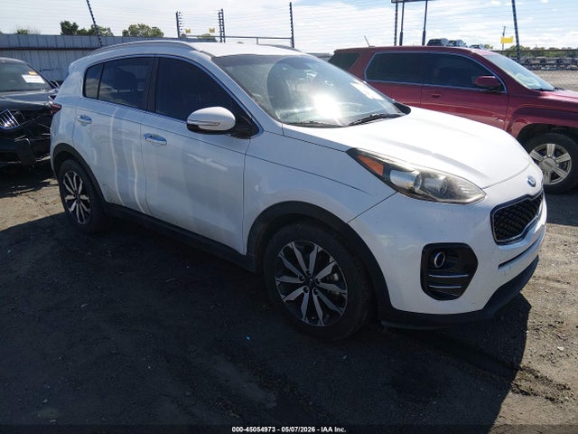 Salvage Kia Sportage Image
