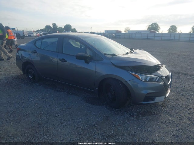Salvage Nissan Versa Image