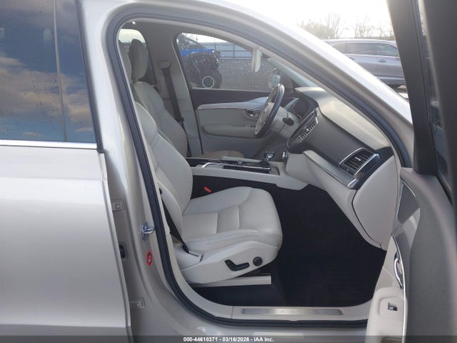 Volvo XC90 T5 Momentum