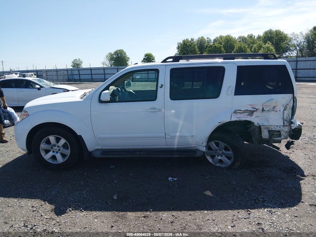 Nissan Pathfinder Se