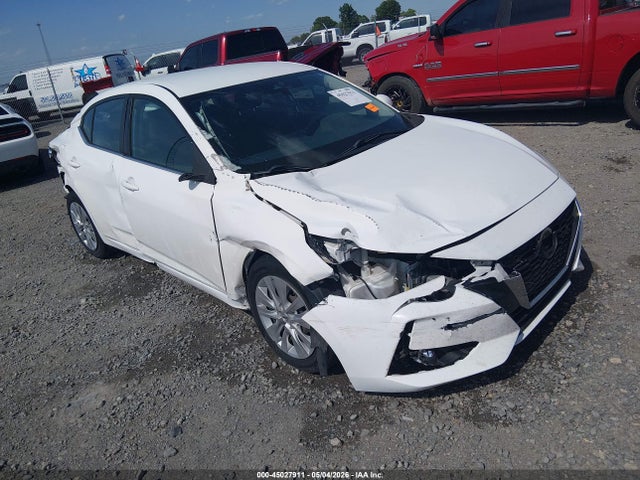 Salvage Nissan Sentra Image