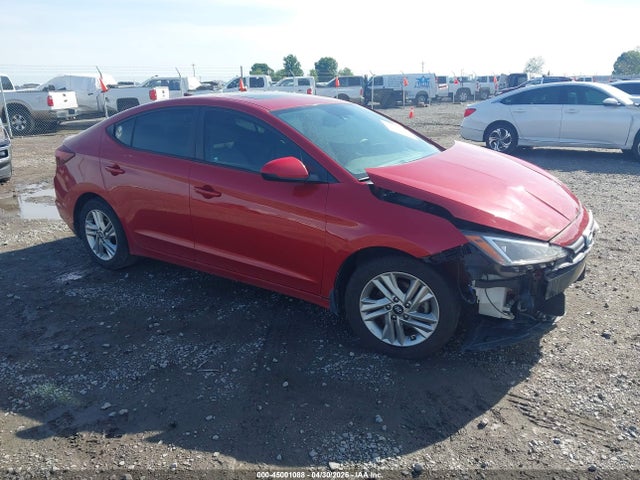 Salvage Hyundai ELANTRA Image