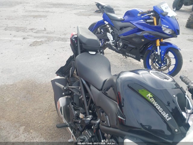 Kawasaki Zr900 S