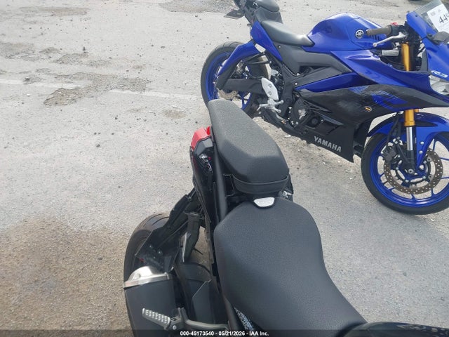 Kawasaki Zr900 S