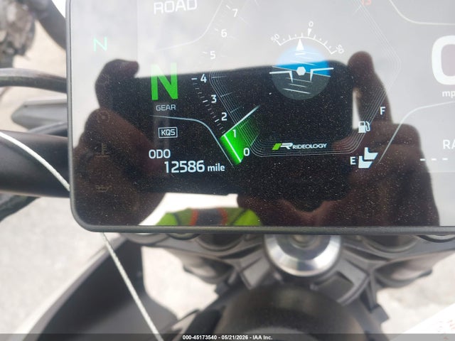 Kawasaki Zr900 S