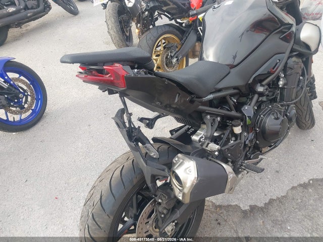 Kawasaki Zr900 S