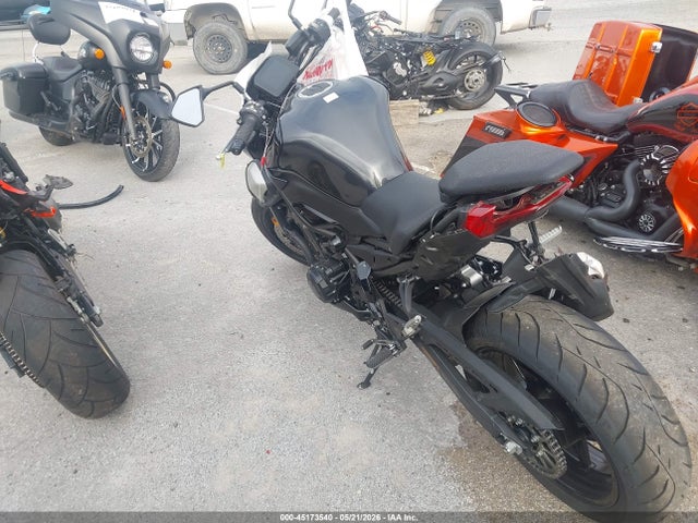 Kawasaki Zr900 S