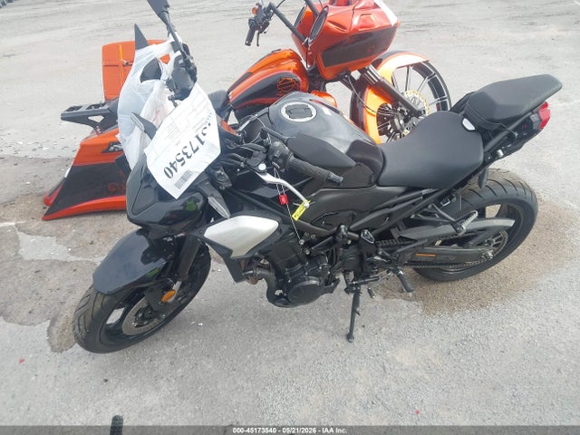Kawasaki Zr900 S