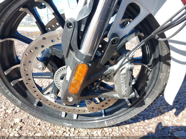 Indian Motorcycle Co. Pursuit Dark Horse