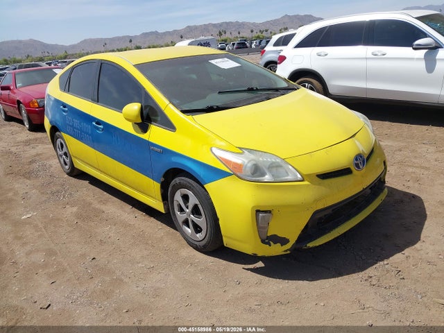Salvage Toyota Prius Image