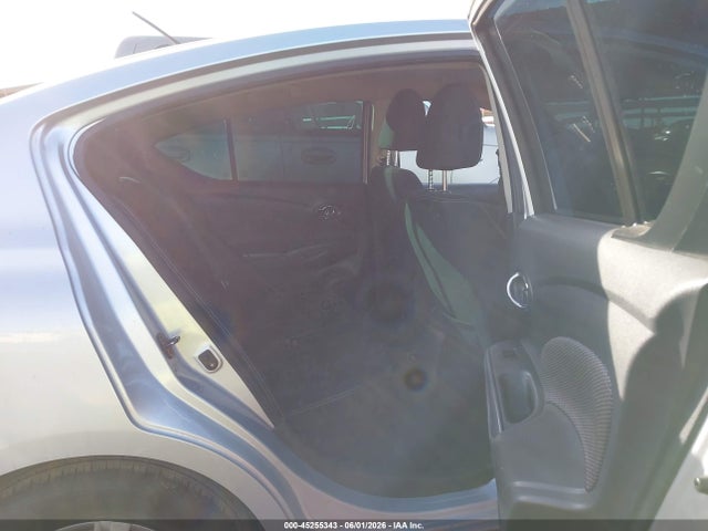 Nissan Versa 1.6 Sv