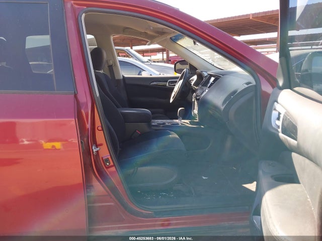 Nissan Pathfinder S