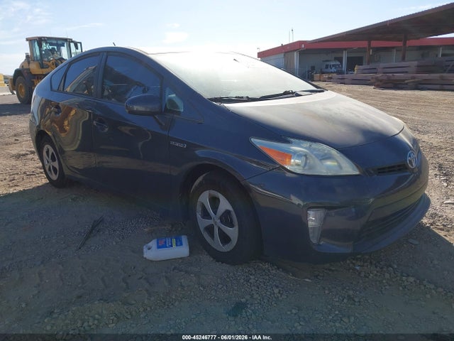 Salvage Toyota Prius Image