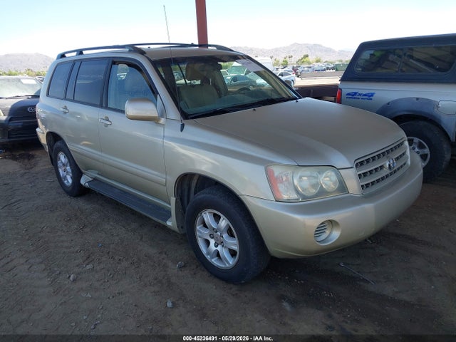 Salvage Toyota Highlander Image