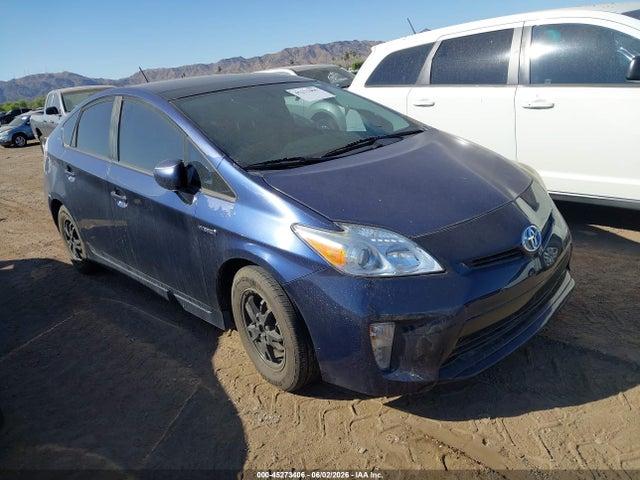 Salvage Toyota Prius Image