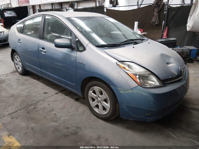 Salvage Toyota Prius Image
