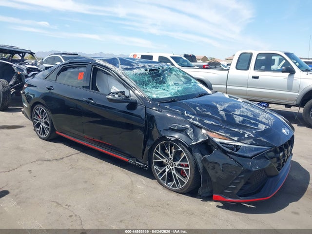 Salvage Hyundai ELANTRA Image