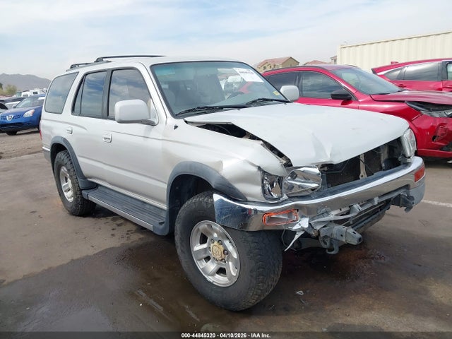 Salvage Toyota 4Runner Image