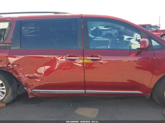 Toyota Sienna Xle V6 8 Passenger