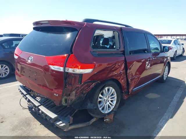 Toyota Sienna Xle V6 8 Passenger
