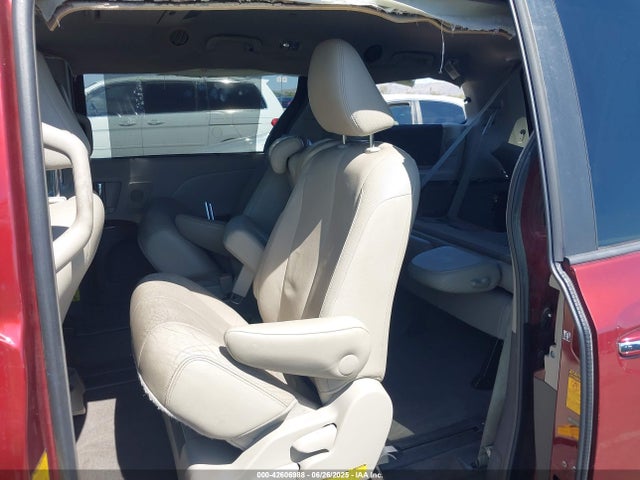 Toyota Sienna Xle V6 8 Passenger