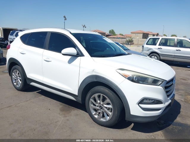 Salvage Hyundai TUCSON Image