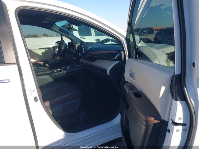 Toyota Sienna Platinum