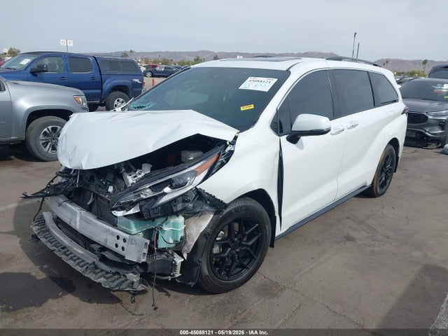 Toyota Sienna Platinum