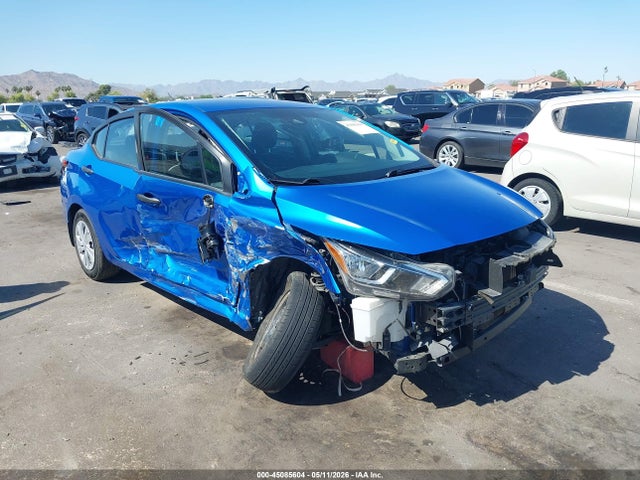Salvage Nissan Versa Image