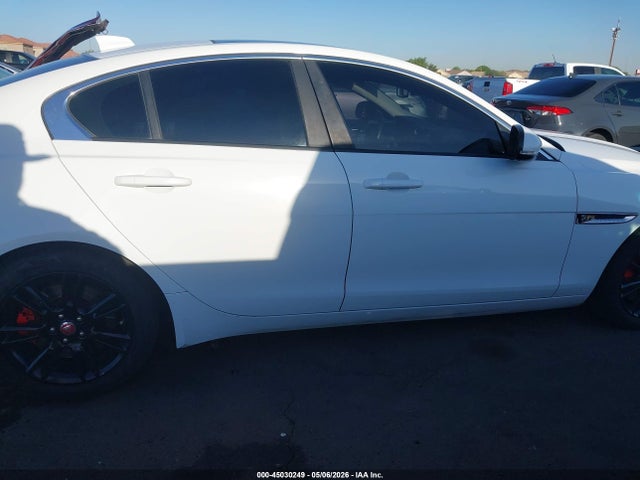 Jaguar XE 25t Premium