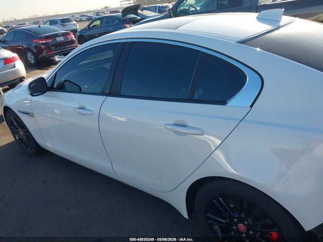 Jaguar XE 25t Premium