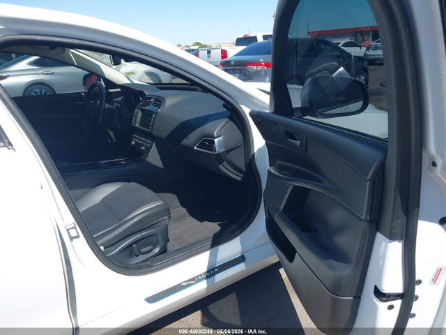 Jaguar XE 25t Premium