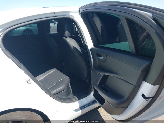 Jaguar XE 25t Premium