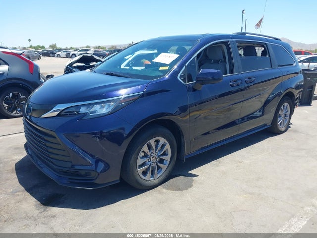 Toyota Sienna Le