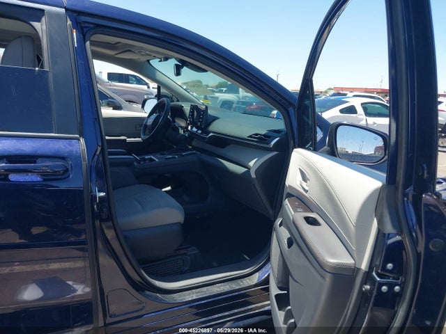 Toyota Sienna Le