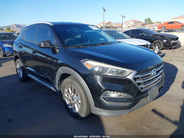 Salvage Hyundai TUCSON Image
