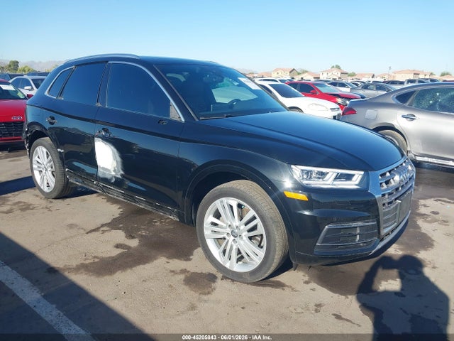 Salvage Audi Q5 Image