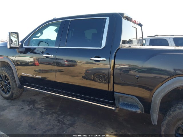 General Motors Sierra 2500HD 4wd  Standard Bed Denali
