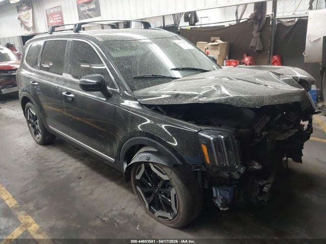 Salvage Kia Telluride Image